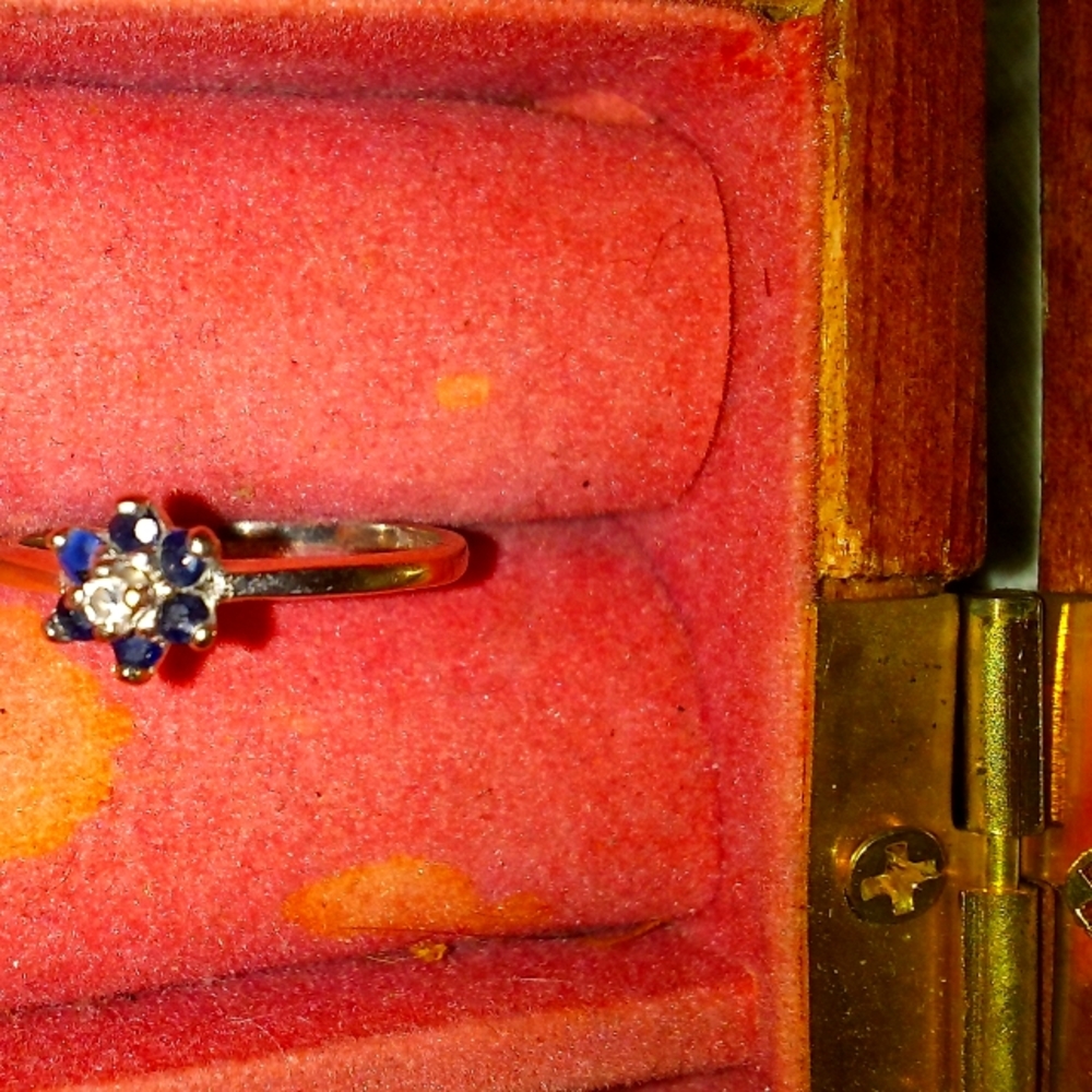 Delicate Sapphire flower sterling silver ring size 6